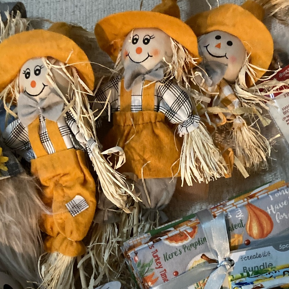 Fall Ribbon & Mini Scarecrows - Picture 3 of 7